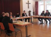 <p>Anhörung zum Thema Zeitarbeit der CDU Abgeordneten Roderich Kiesewetter und Inge Gräßle im katholischen Gemeindezentrum St. Maria mit Vertretern von Wirtschaft und Gewerkschaften.</p>